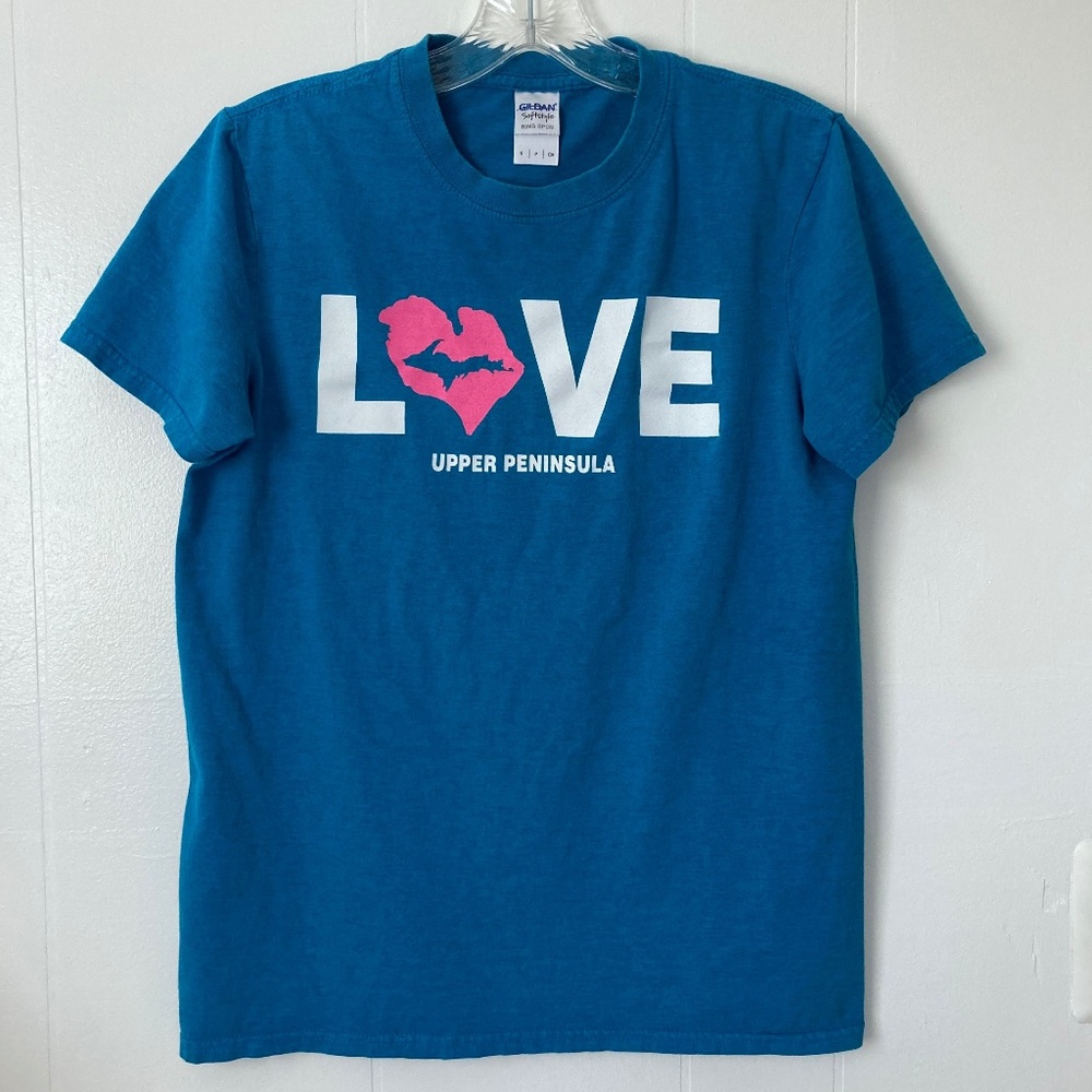 Blue LOVE Upper Peninsula Michigan T-Shirt